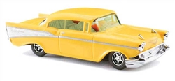Busch 45026 HO 1957 Chevrolet Bel Air Coupe Assembled Yellow White