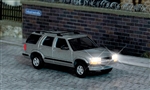 Busch 5658 HO Chevrolet Blazer SUV w/Working Headlights & Taillights 14-16V AC/DC
