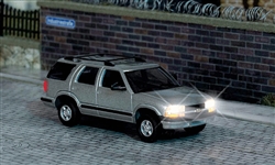 Busch 5658 HO Chevrolet Blazer SUV w/Working Headlights & Taillights 14-16V AC/DC