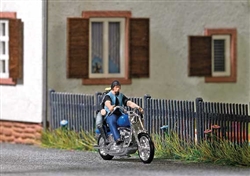 Busch 7860 HO American Motorcycle with Biker Couple Assembled Action Set Blue