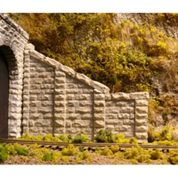 Chooch 8402 HO Cut Stone Sloped Tunnel Abutment 2-Pack