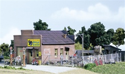 DPM 40600 HO Landmark Structures Gold Kits Harlee & Sons Cycle Shop Kit