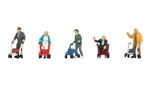 Noch 15549 HO Senior Citizens with Walkers pkg 5