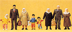 Preiser 10343 HO Pedestrians Travelers