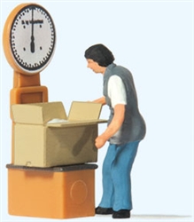 Preiser 28244 HO Despatch Parcel Handler Individual Figure
