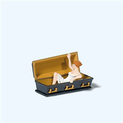 Preiser 29112 HO Female Vampire Holding Coffin Open