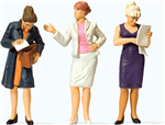 Preiser 44907 G Pedestrians 1:22.5 Scale Standing Women pkg(3)