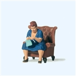 Preiser 45527 G Woman Knitting on Chair
