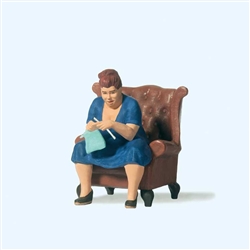 Preiser 45527 G Woman Knitting on Chair