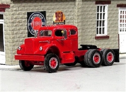 Sylvan Scale V285 HO 1956-1966 White 9000 Tandem-Axle Sleeper-Cab Tractor Kit Unpainted Resin