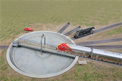 Walthers 2851 HO Motorized 110' Turntable 16-7/16"