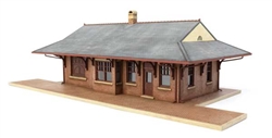 Walthers 3553 HO Pennsylvania System Brick Combination Station Kit