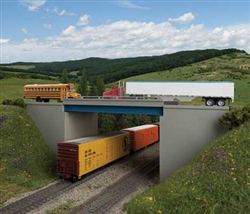Walthers 4565 HO Modern Steel and Concrete Highway Overpass with Pipe Railings Kit