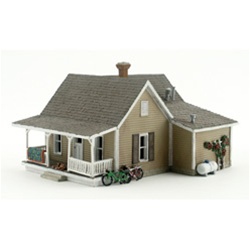Woodland BR5027 HO Built-Up Granny's House