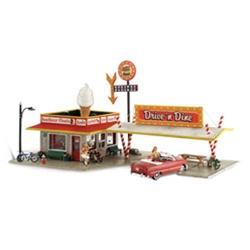 Woodland BR5029 HO Built-Up Drive n' Dine