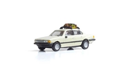 Woodland JP5370 HO Modern Era Family Vacation Sedan